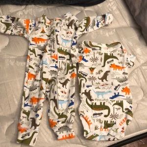 Sleeping onesie and short sleeve